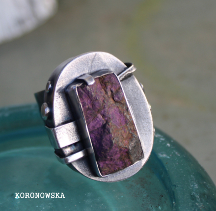 Pierścień srebrny z purpurytem