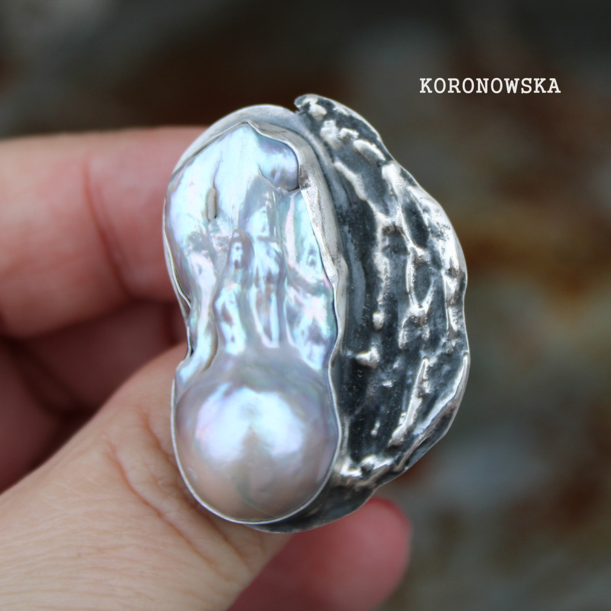 Pierścień srebrny ze srebrną perłą