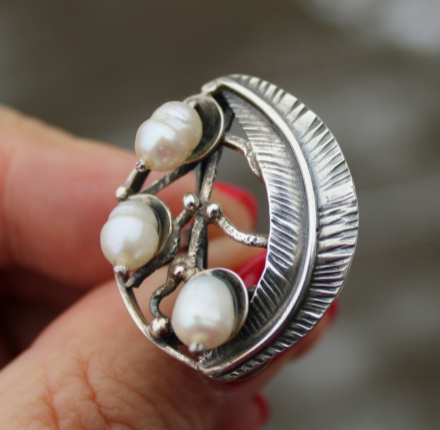 Pierścień srebrny z perłami