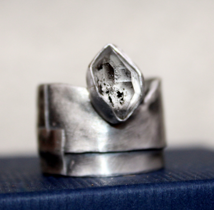Pierścień z diamentami herkimera