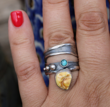Pierścień srebrny z bursztynem i turkusikiem