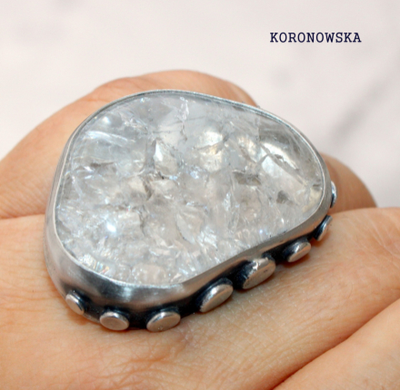 Pierścień srebrny z kryształem górskim