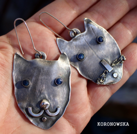Kolczyki srebrne  koty z kianitami