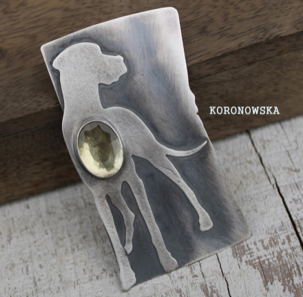 Brosza srebrna pies z cytrynem