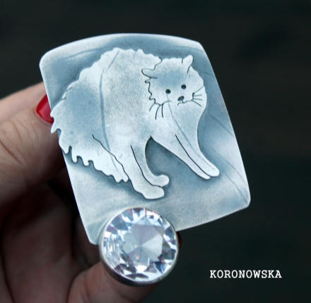 Wisior srebrny kot z kryształem